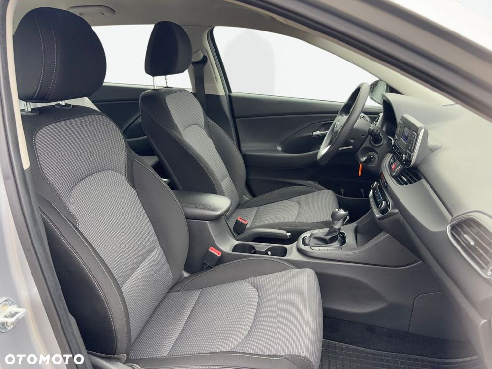 Hyundai i30 1.0 T-GDI Classic + DCT - 12