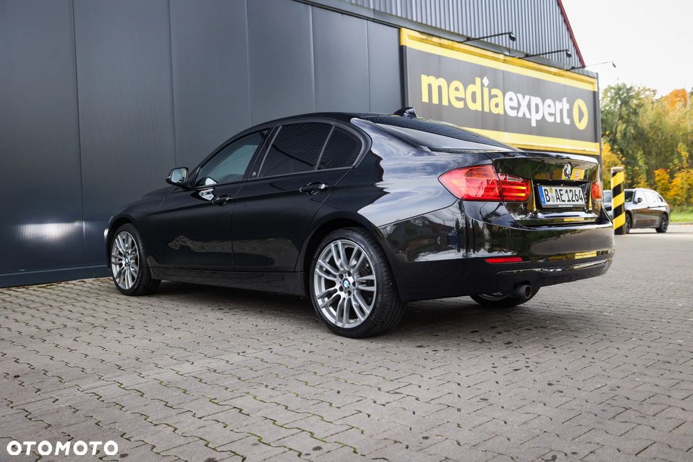 BMW Seria 3 320d Blue Performance Sport Line - 10