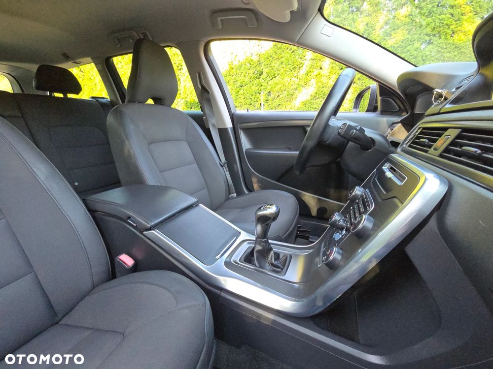 Volvo V70 D3 Kinetic - 7