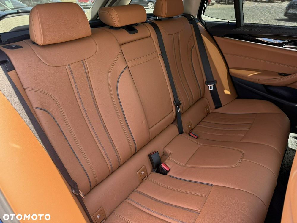 BMW Seria 5 518d Sport Line - 18