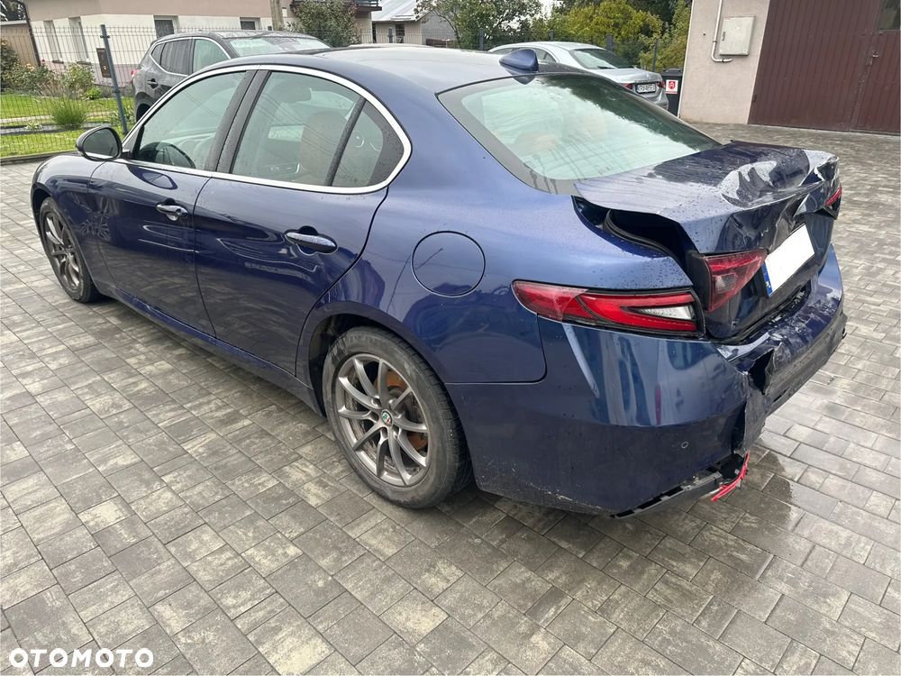 Alfa Romeo Giulia 2.2 D Turbo - 7