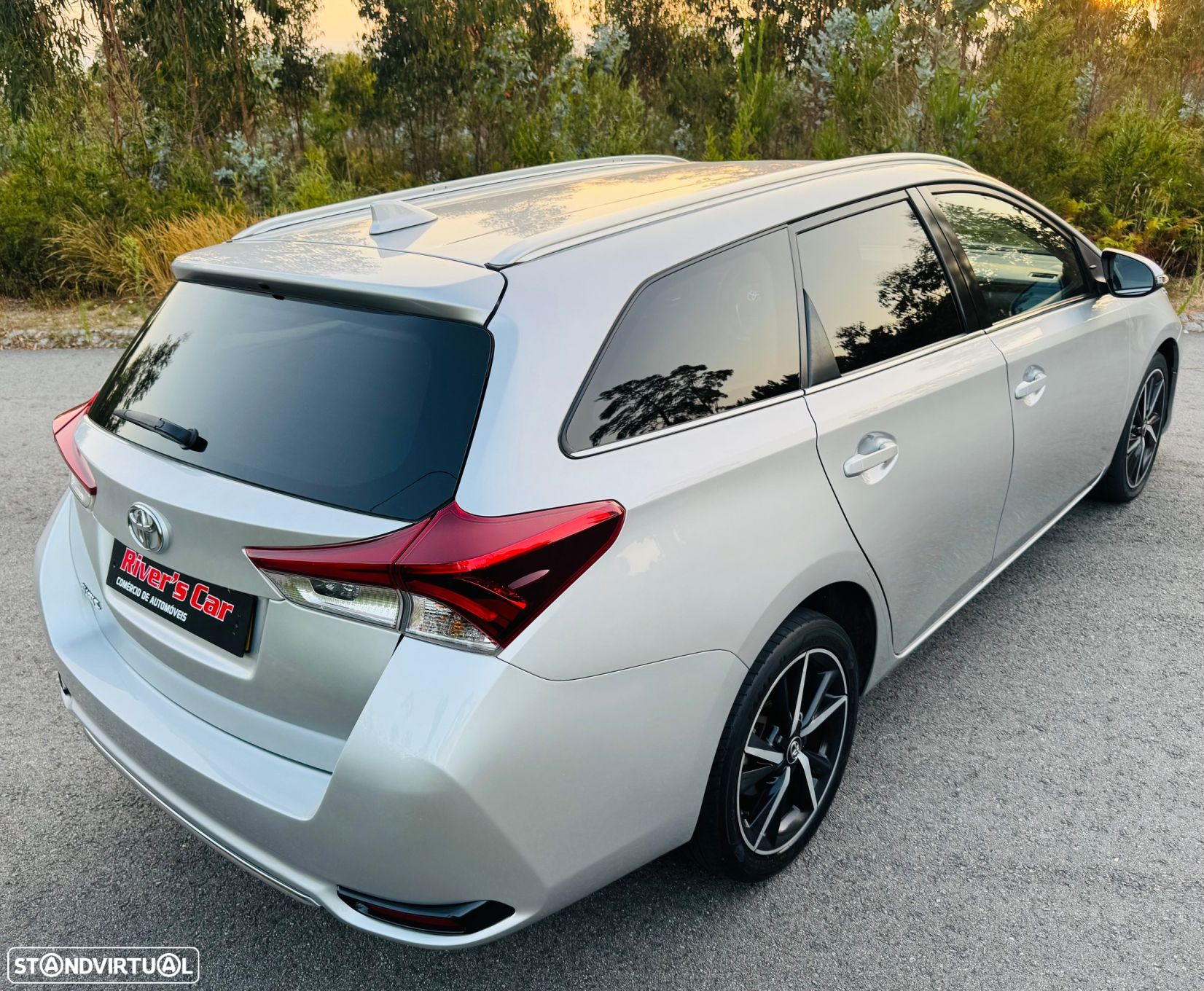 Toyota Auris Touring Sports - 16