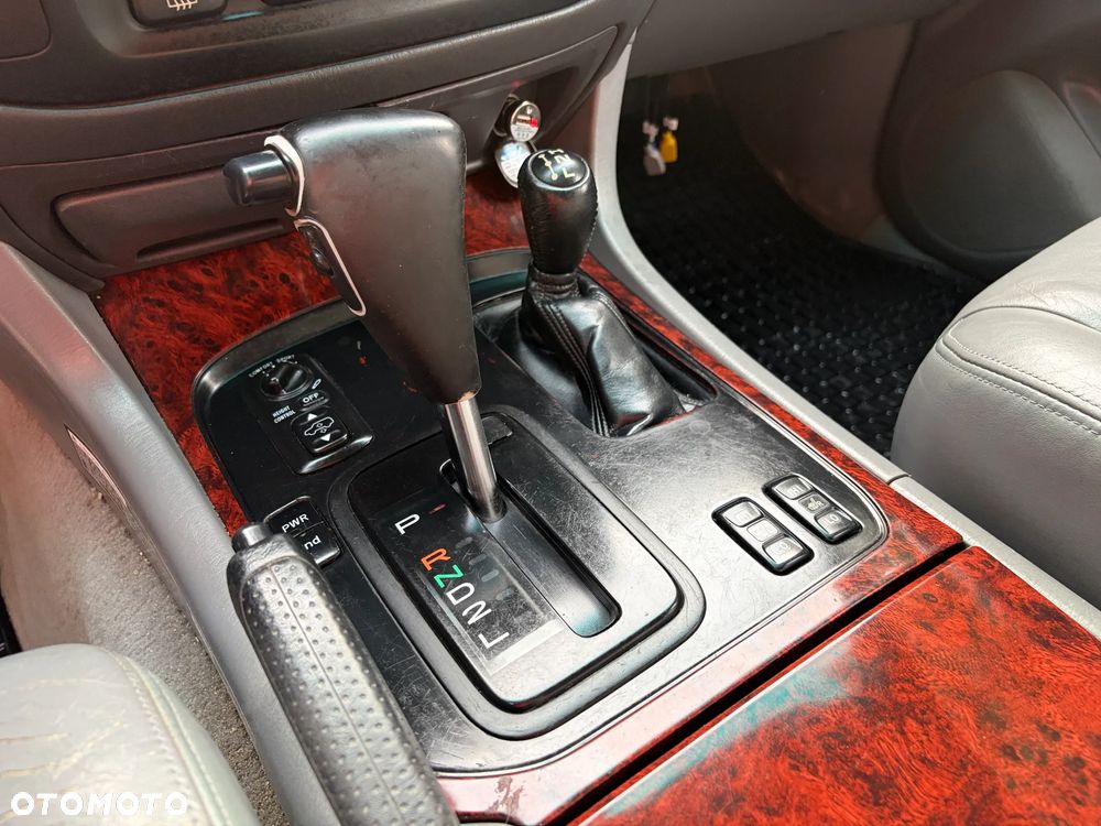 Toyota Land Cruiser 4.7 V8 - 9