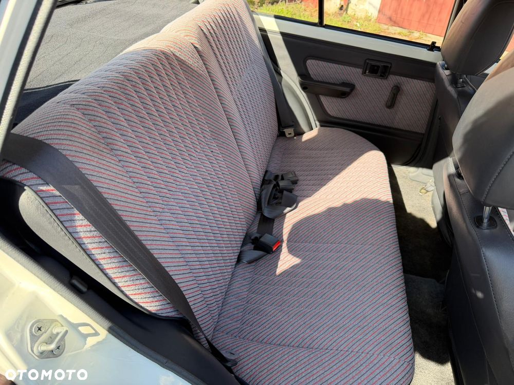 Toyota Starlet 1.0 XL - 10