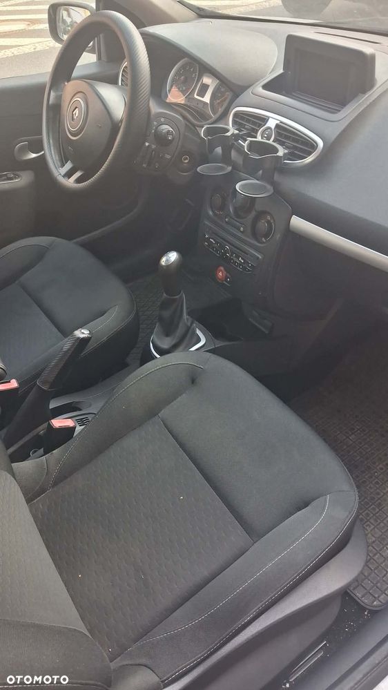 Renault Clio 1.2 16V 75 TomTom Edition - 6
