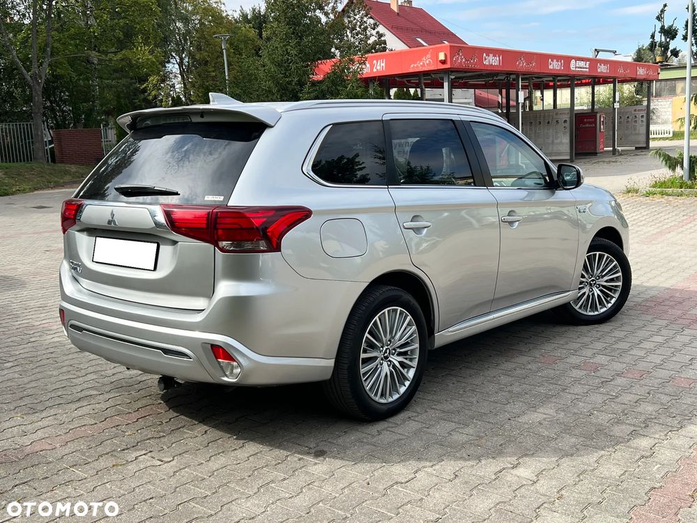 Mitsubishi Outlander 2.4 4WD Diamant+ - 4