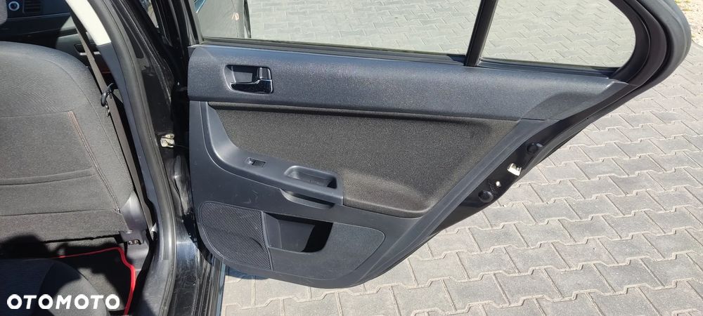 Mitsubishi Lancer 1.8 Intense - 24