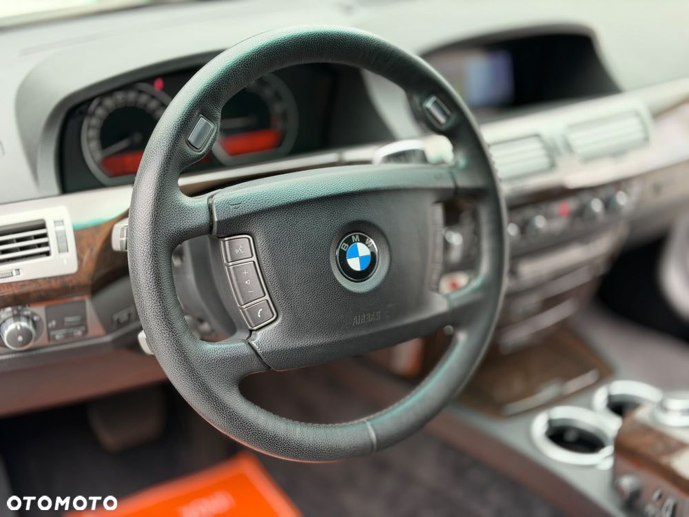 BMW Seria 7 740i - 31