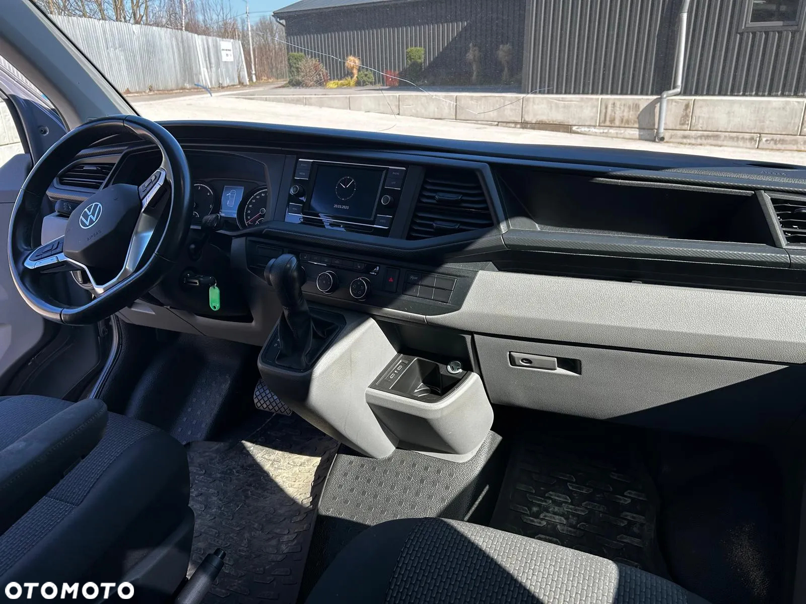 Volkswagen Caravelle - 4