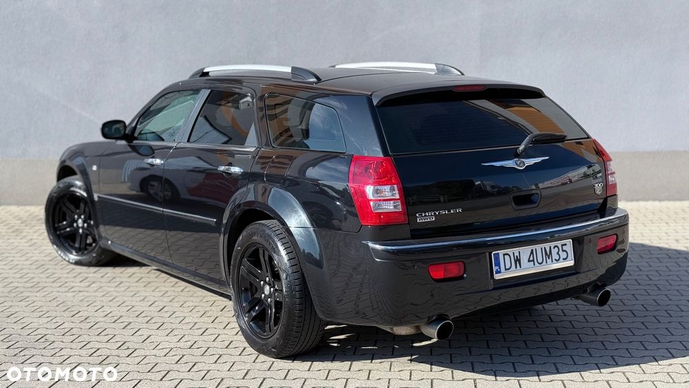 Chrysler 300C 5.7 V8 Hemi AWD - 8