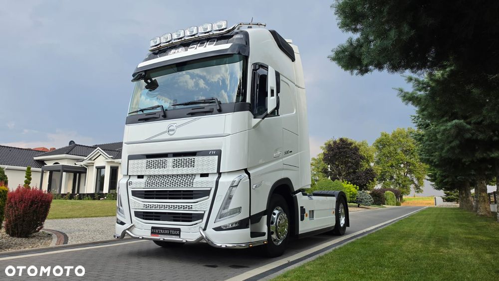 Volvo ///FH///500///2023/// GLOBETROTTER///XXL///FULLLED/// VIRTUAL COCPIT///KLIMATYZACJA POSTOJOWA///ALUFELGI///RADARY/// KAMERA///WYŚWIETLACZ OBCIĄŻENIA/// ZABUDOWY MIĘDZYOSIOWE/// STAN BARDZO DOBRY - 16