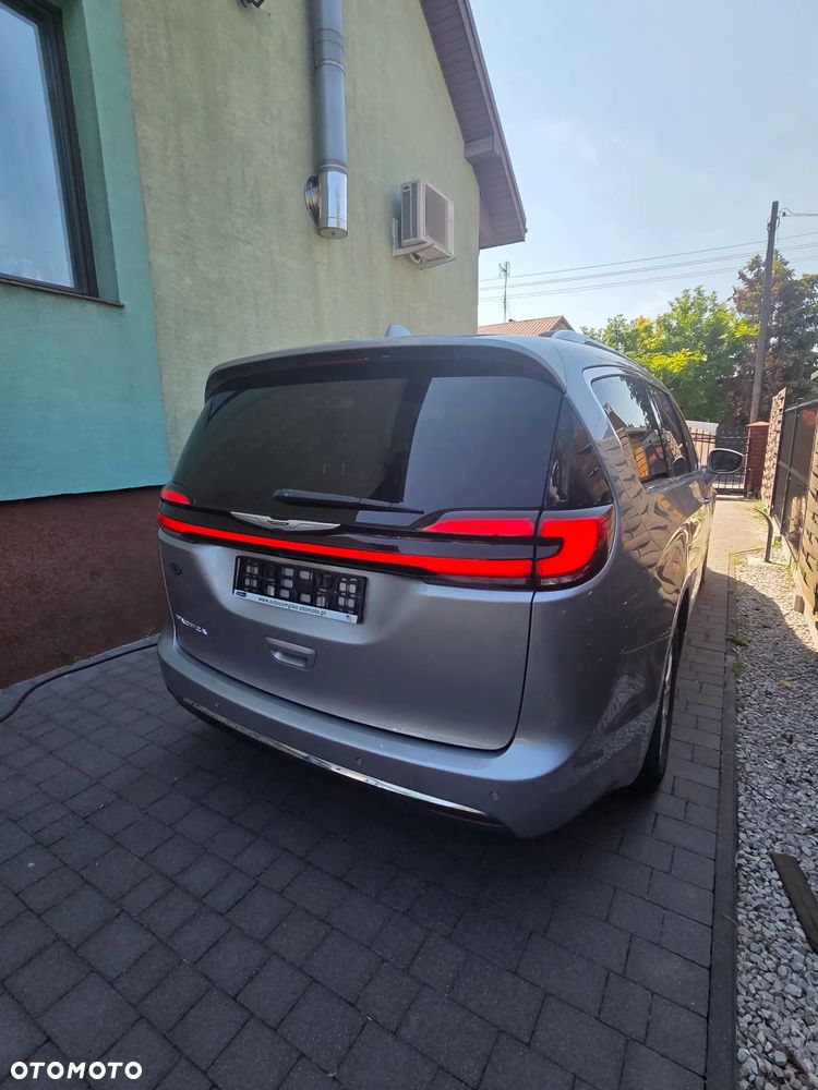 Chrysler Pacifica - 17