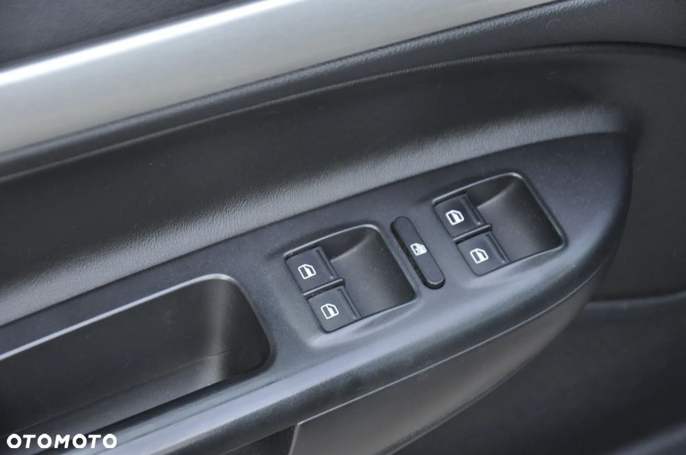 Skoda Octavia 2.0 TDI CR DPF RS - 10
