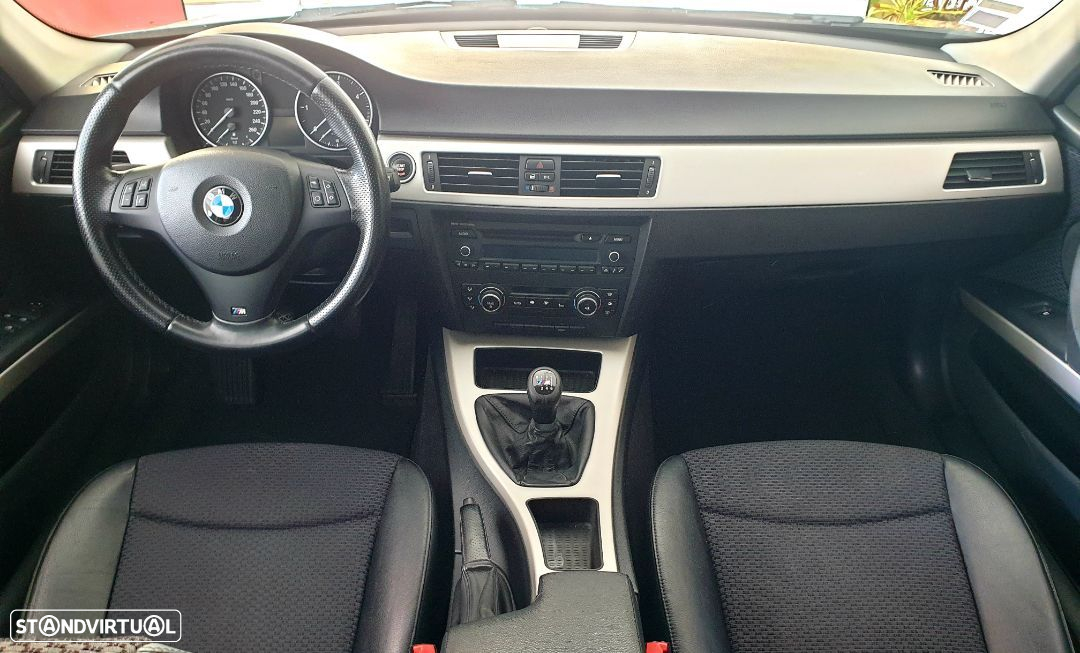 BMW 318 d LifeStyle - 13