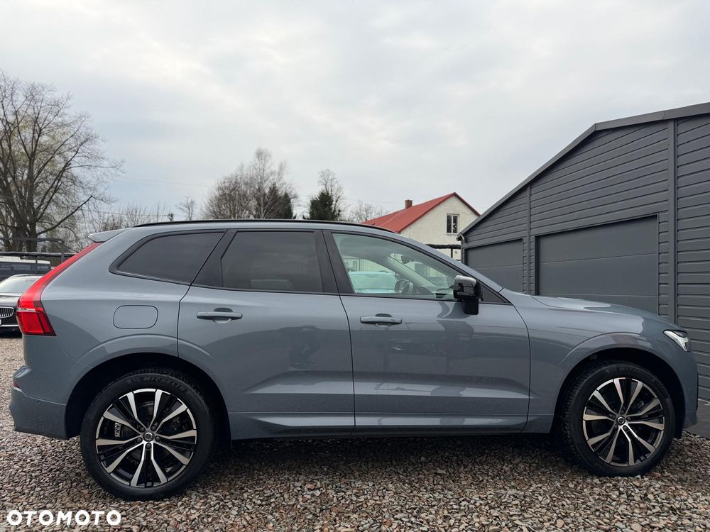 Volvo XC 60 B5 B AWD Ultimate Dark - 14