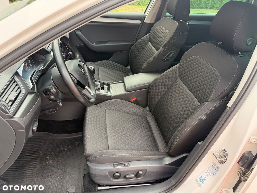 Skoda Superb 2.0 TDI Premium Edition - 16