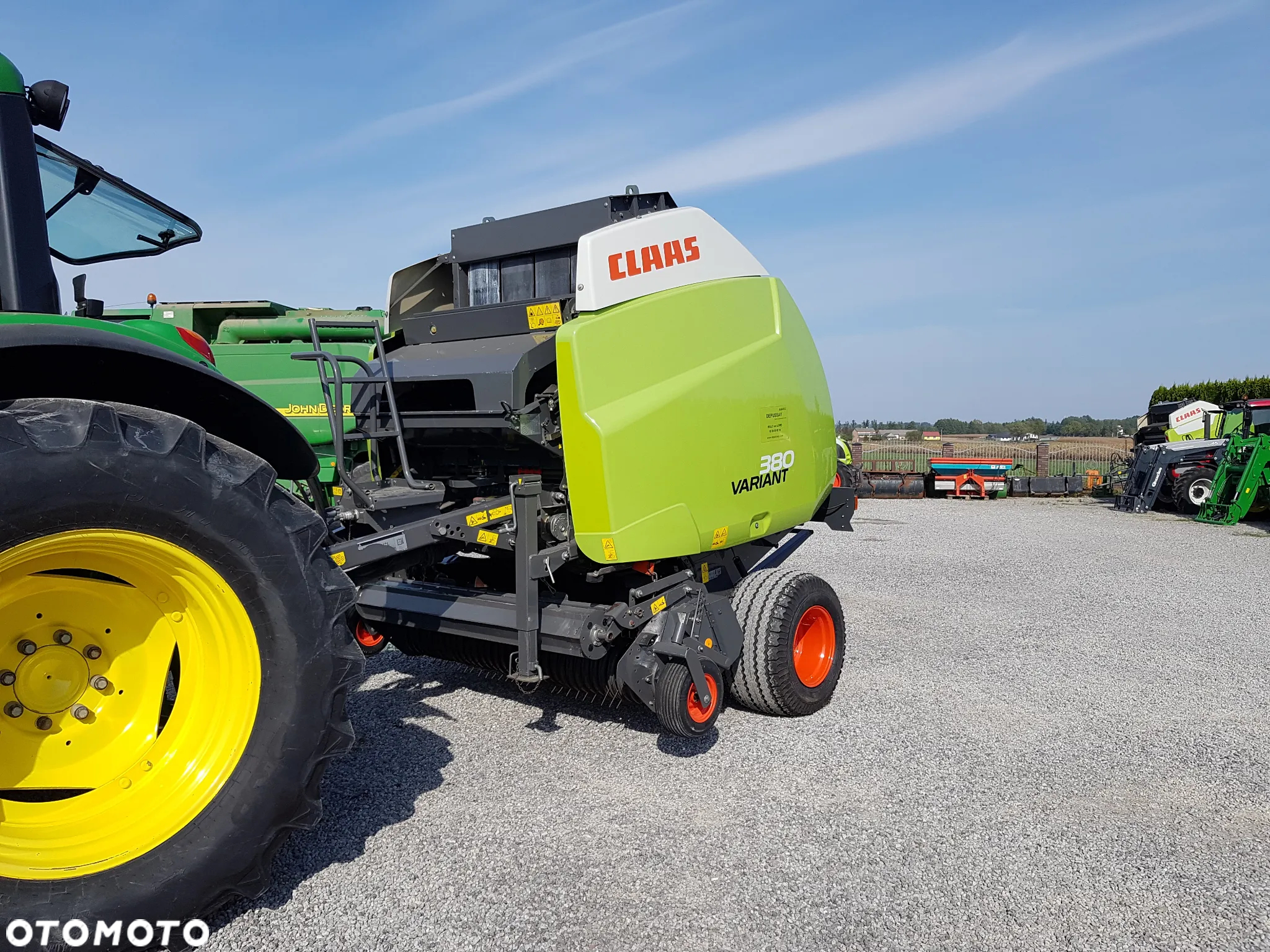 Claas VARIANT 380 - 23