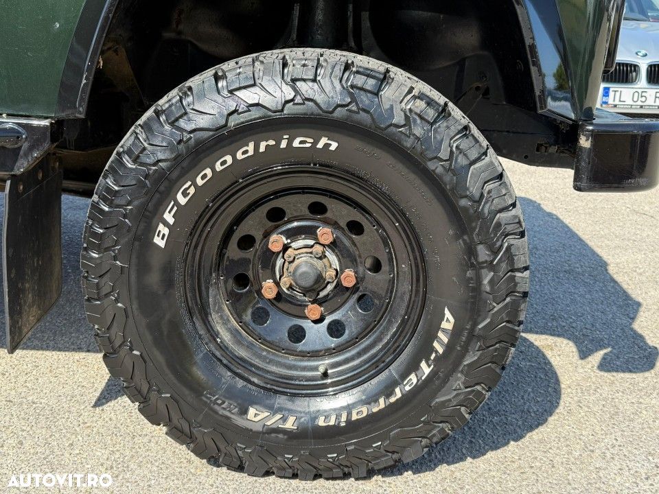 Land Rover Defender - 7