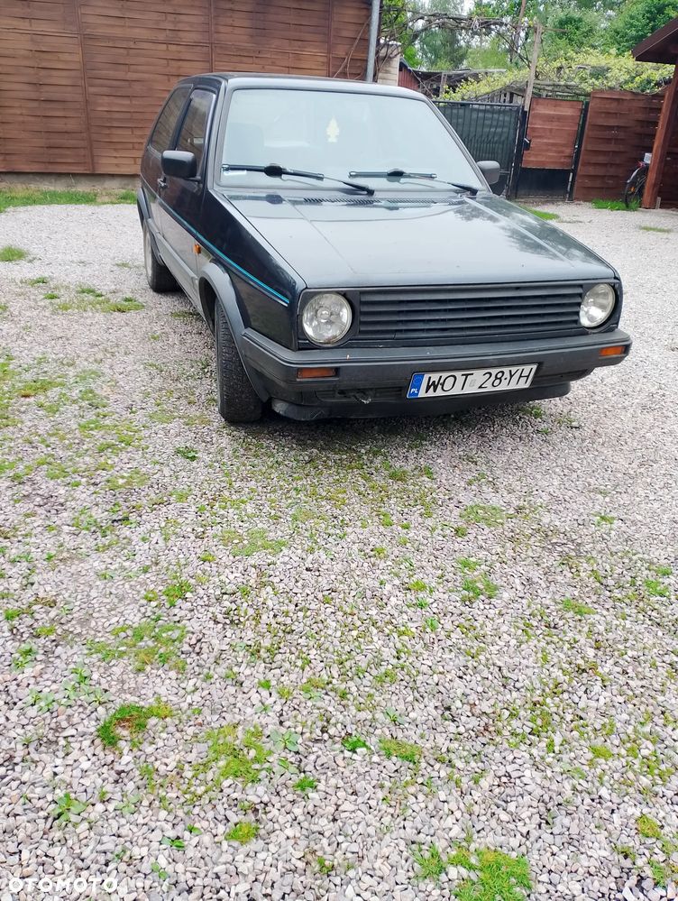 Volkswagen Golf - 1