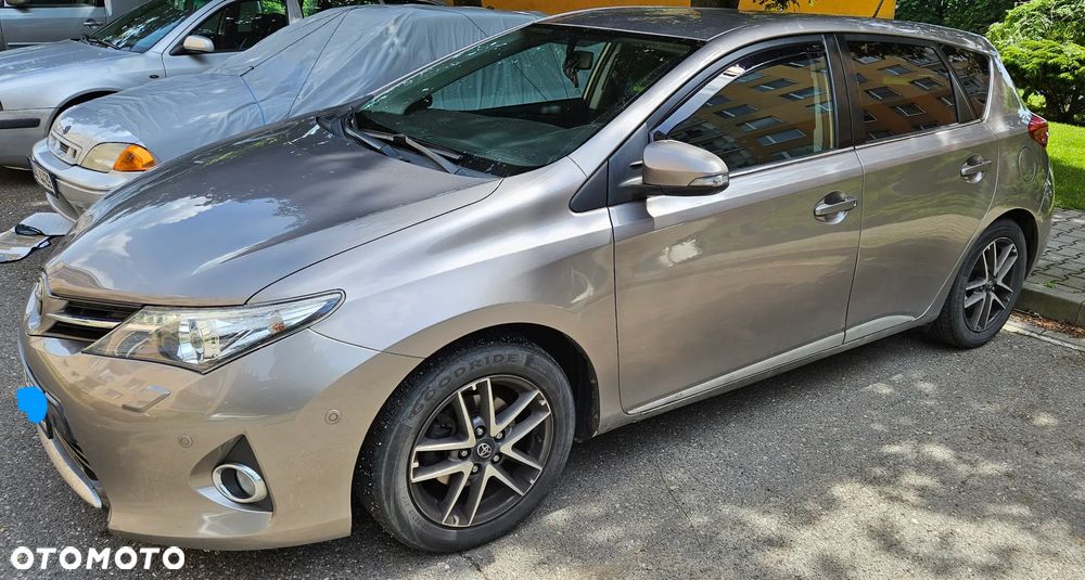Toyota Auris 1.6 Valvematic Executive - 4