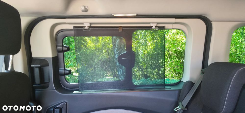 Ford Tourneo Custom - 27