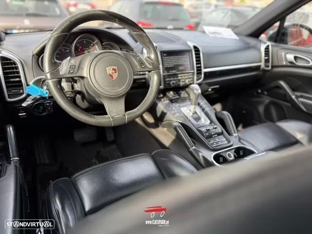 Porsche Cayenne Platinum Edition - 18