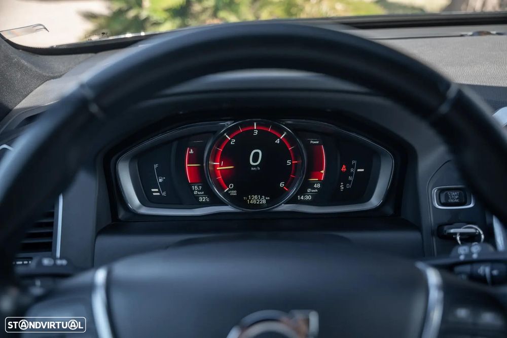 Volvo XC 60 2.0 D4 Volvo Ocean Race Geartronic - 11