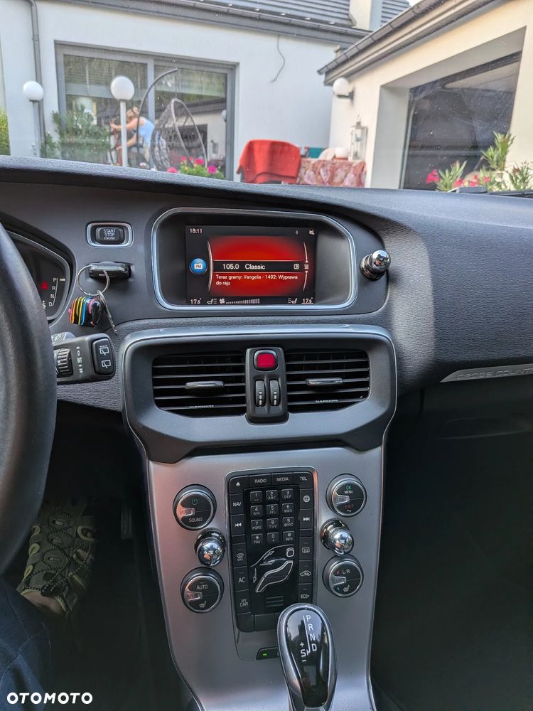 Volvo V40 Cross Country - 20