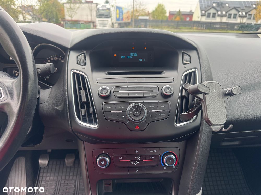 Ford Focus 1.6 Trend - 17