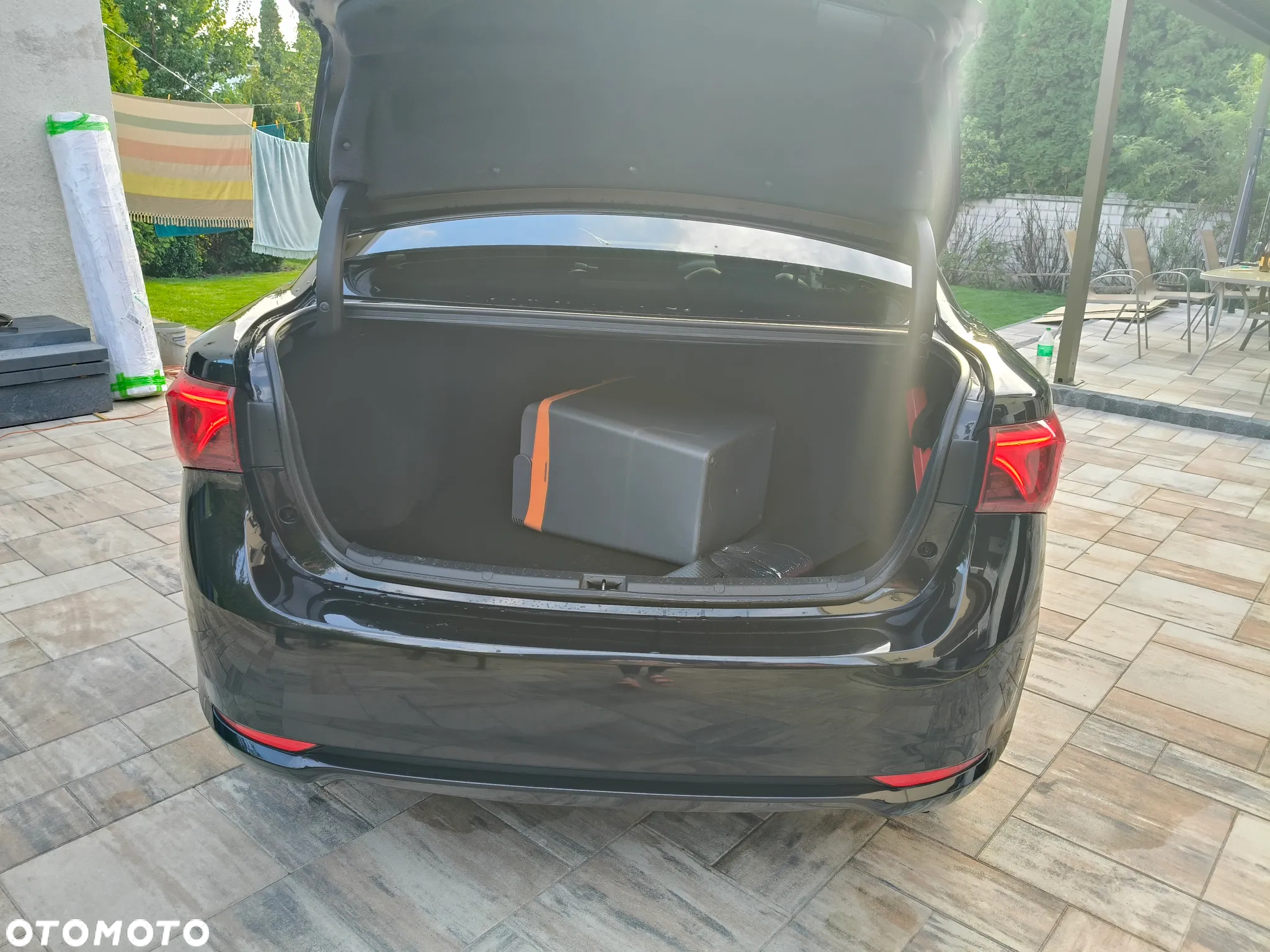 Toyota Avensis 1.8 Premium MS - 17