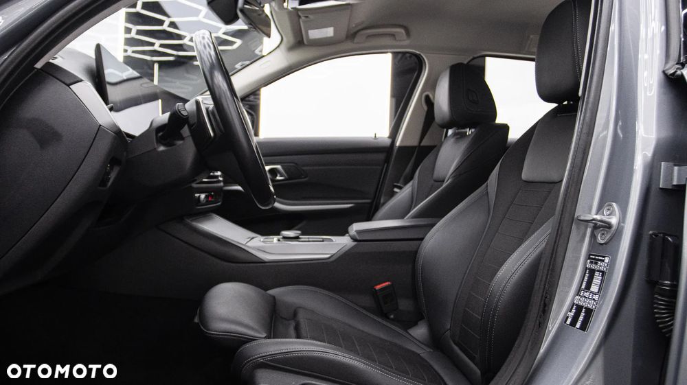 BMW Seria 3 318i M Sport sport - 17