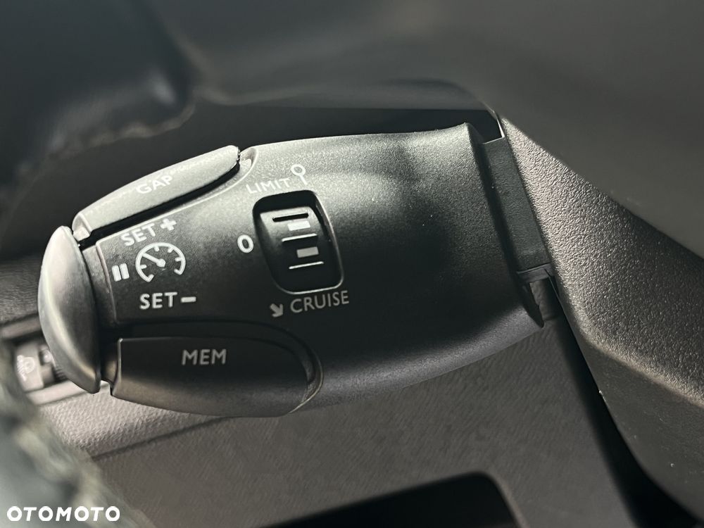 Peugeot 5008 1.5 BlueHDi Allure S&S EAT8 - 11