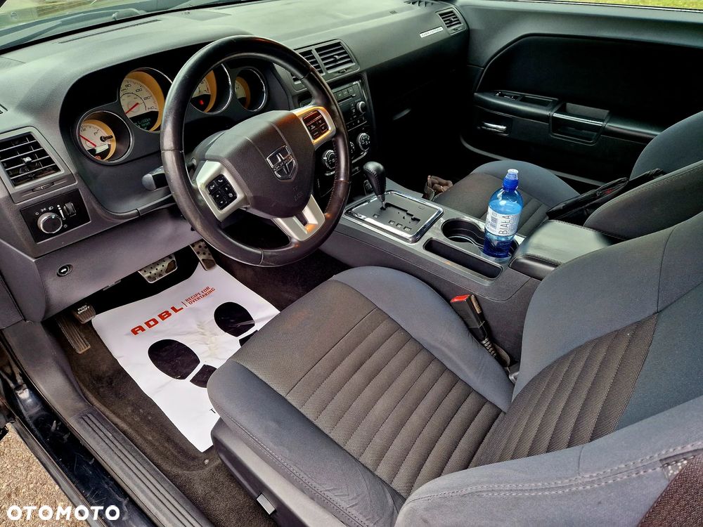 Dodge Challenger - 6