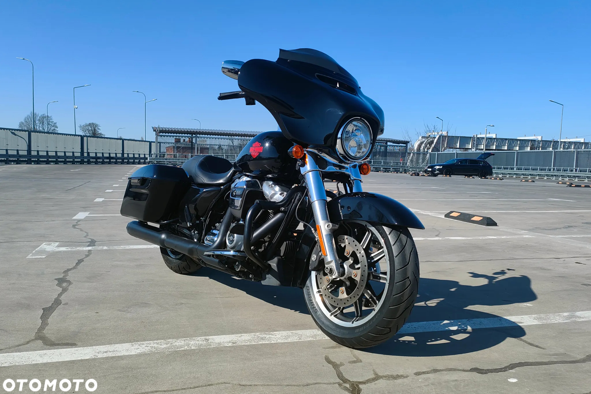 Harley-Davidson FLH Electra Glide - 8