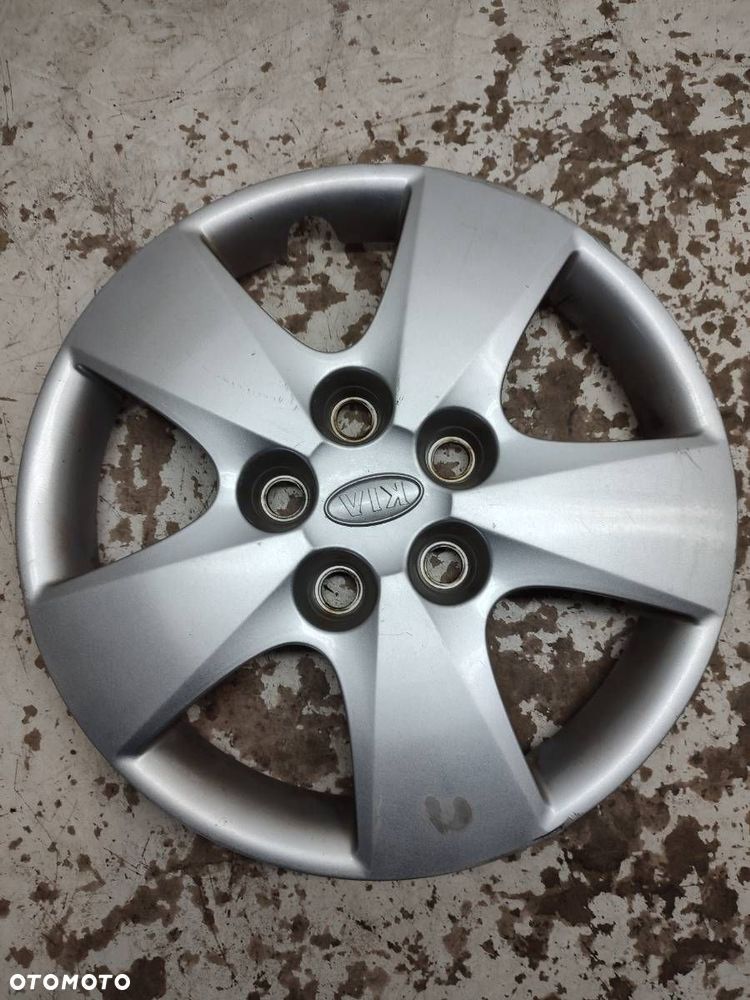 KOŁPAKI KOMPLET 15'' 5X114,3  KIA CEE'D liftback (ED) 2006 - 2012 1.4 77 kW [105 KM] benzyna 2006 - - 6