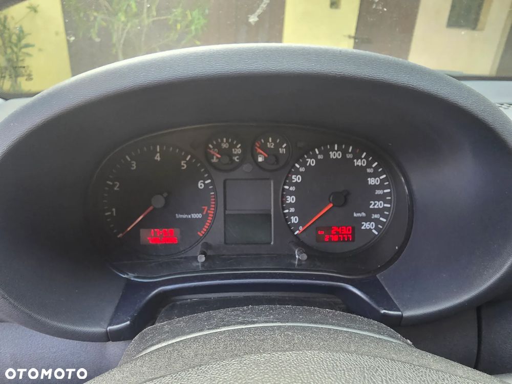 Audi A3 Sportback 1.8T Ambiente - 12