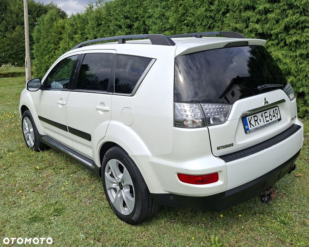 Mitsubishi Outlander - 8
