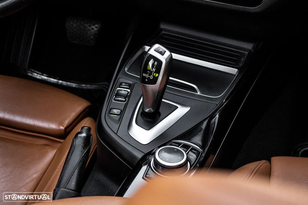 BMW 118 d Aut. Luxury Line - 36