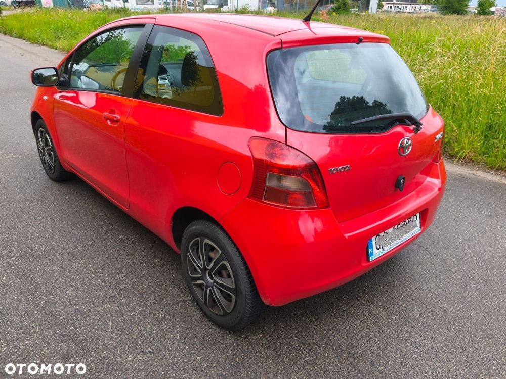 Toyota Yaris - 4