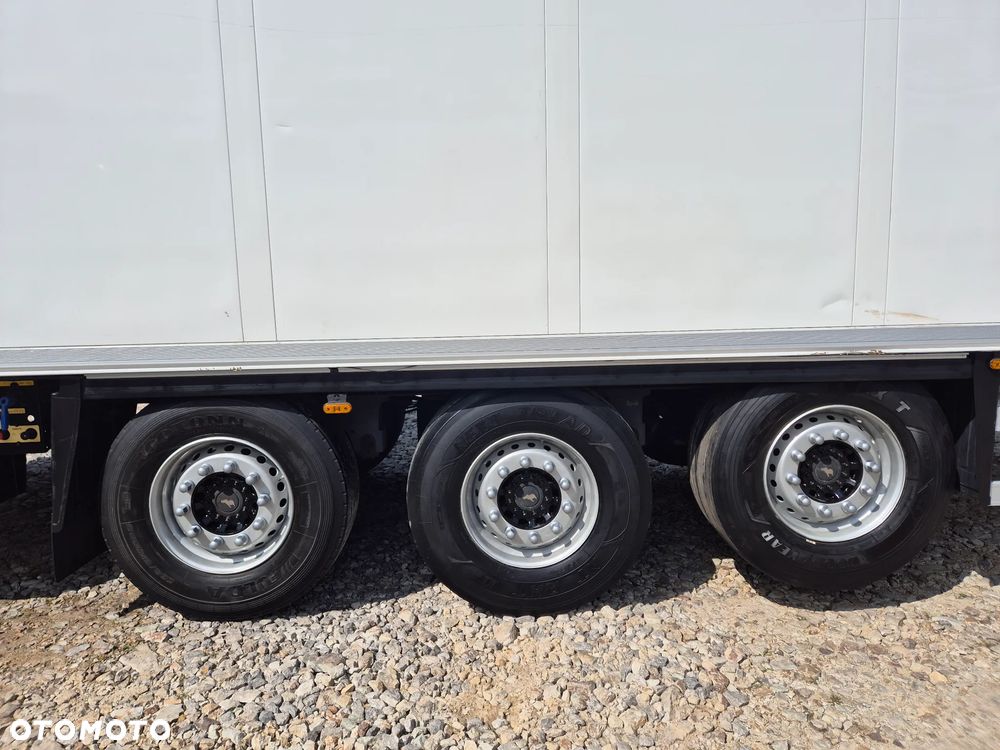 Schmitz Cargobull CARRIER MAXIMA 1300 / WINDA / DOPPEL STOCK / ŚCIANA GRODZIOWA / BELKI / PODNOSZONA OŚ / z Niemiec / TOP STAN 2011/ CARRIER CHŁODNIA CHLODNIA LODÓWKA PODWÓJNY ZAŁADUNEK PIĘTROWA - 16