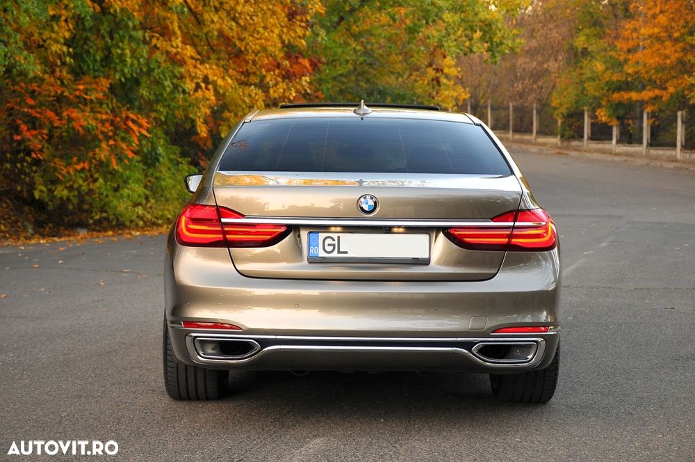 BMW Seria 7 740e iPerformance - 8