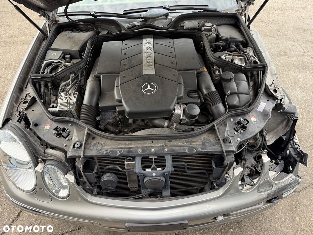 Mercedes-Benz Klasa E 500 4-Matic T Elegance - 12