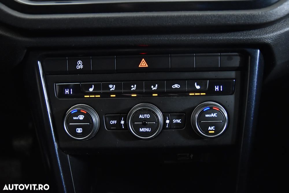 Volkswagen T-Roc - 17