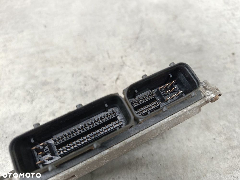 KOMPUTER, STEROWNIK SKODA OCTAVIA II 06A906033CL  5WP4021303 1.6 MPI - 4