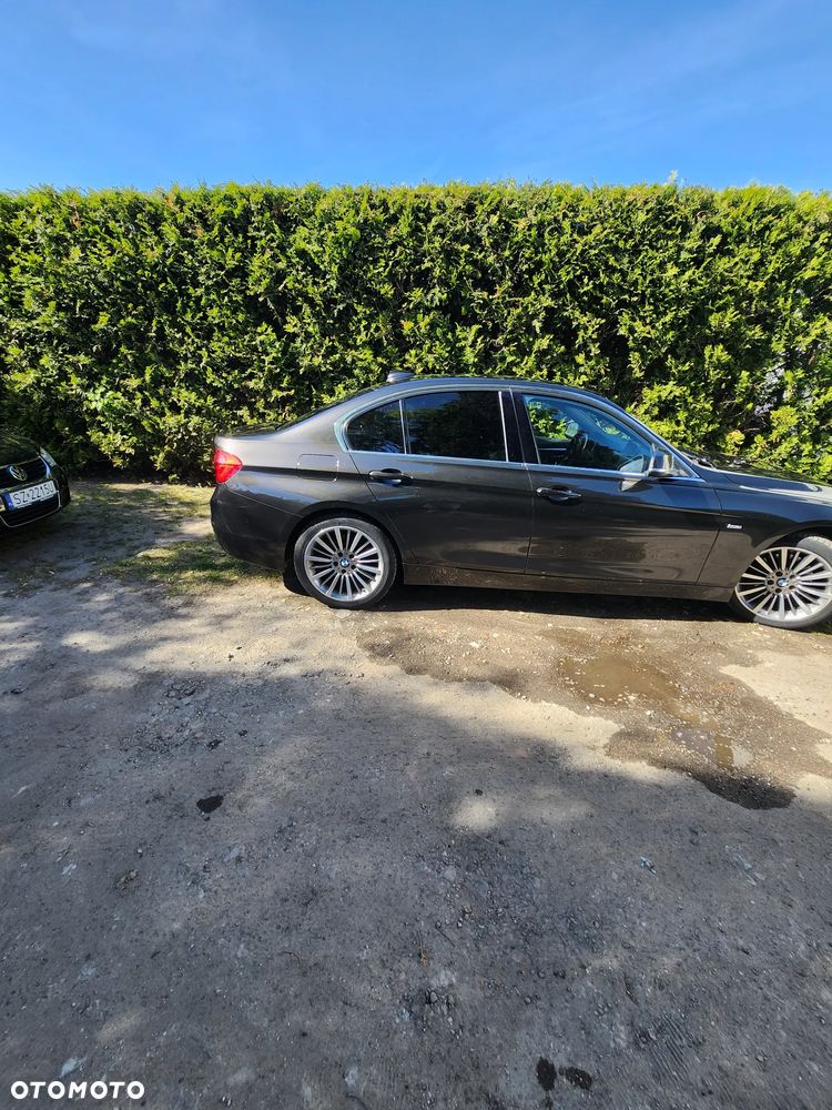 BMW Seria 3 330d Luxury Line sport - 4