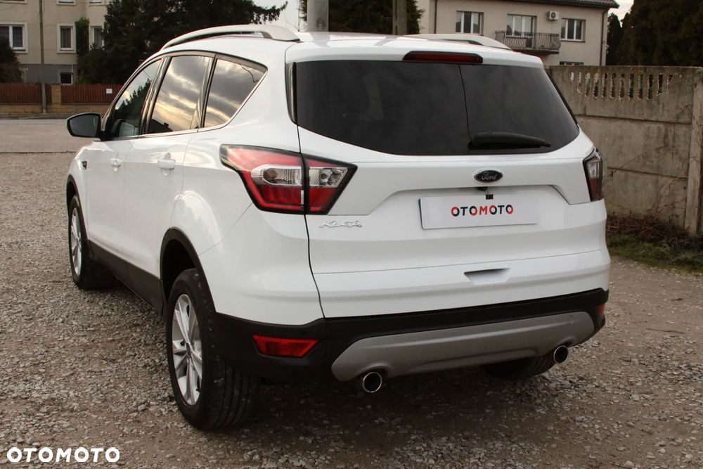 Ford Kuga 2.0 TDCi 2x4 Titanium - 9
