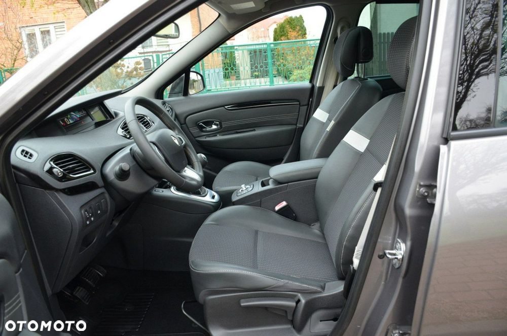 Renault Grand Scenic - 24