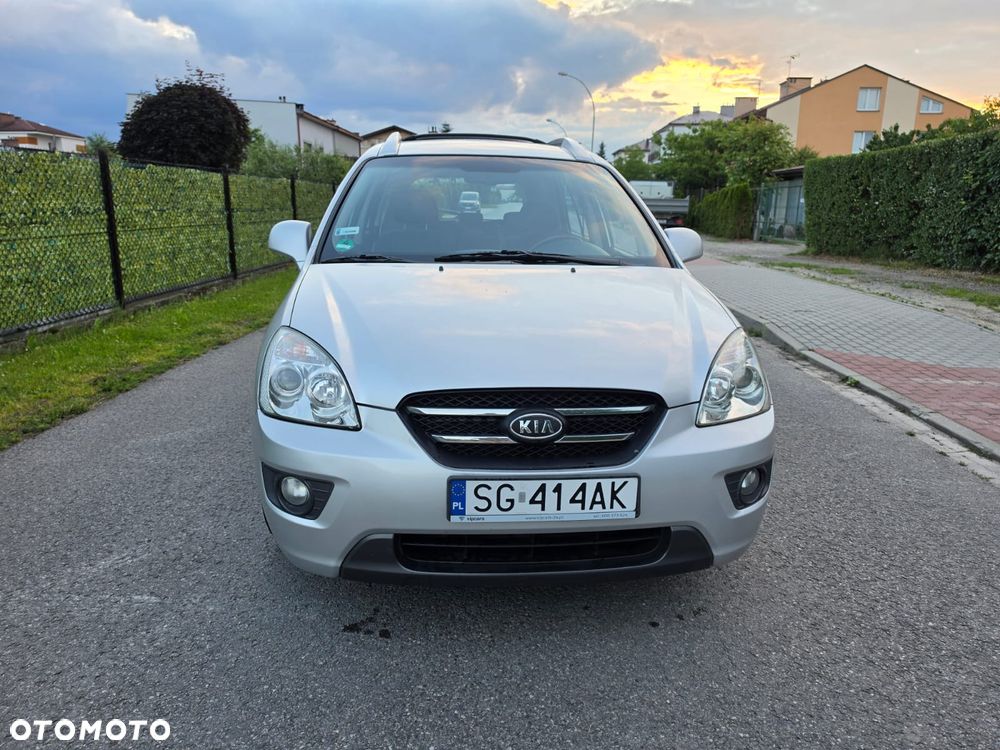Kia Carens - 4