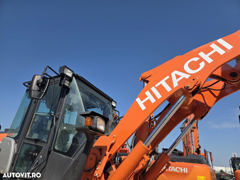 Hitachi ZW150-6, 2018, 5.304h, 21.348km, cupa 2,5mc, Masa 14 tone, cupla rapida, anv Michelin 80% ok, cantar, camera spate masalier, FULL OPTION, filtru suplimentar, Aer cond, rulat in Germania, posibilitate leasing, STARE FOARTE BUNA-PROMOTIE 69.900 EUR+Tva - 26