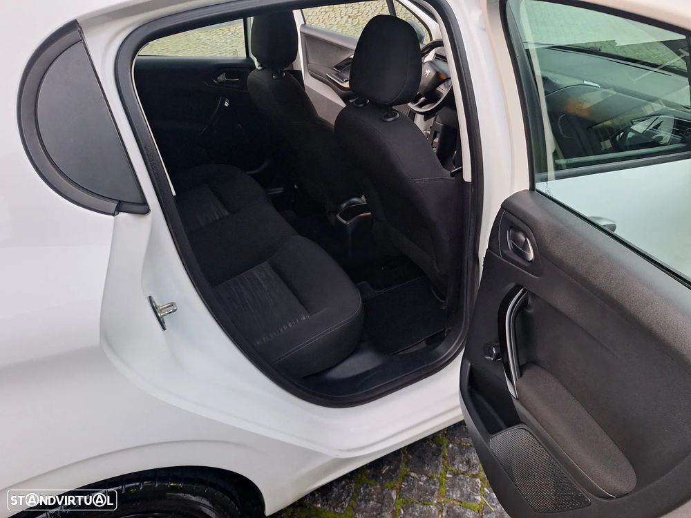 Peugeot 208 1.4 HDi Active - 9
